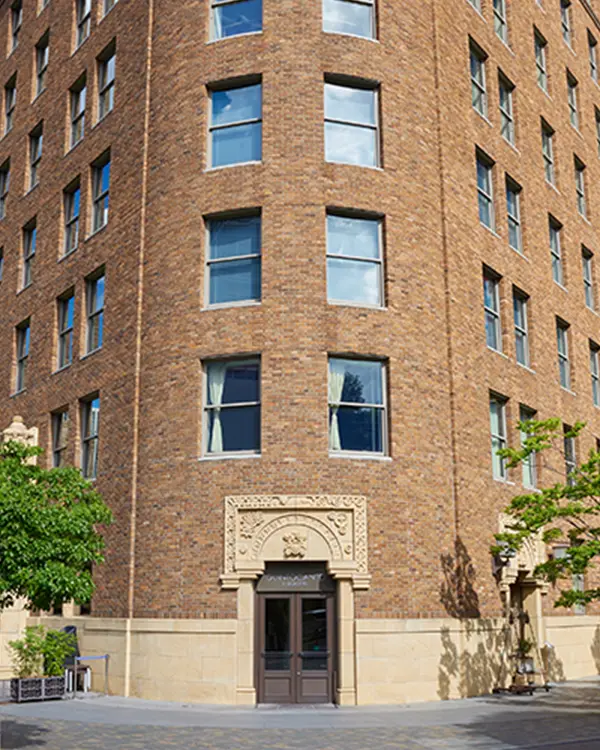 レンガをはじめとする、多種多様な素材への対応力